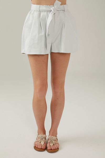 iKiGAi the city Damen-Ledershorts mit weißem Gürteldetail