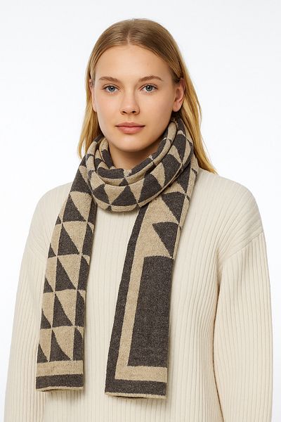 Butik Knitwear Knitted Scarf - Triangle Pattern