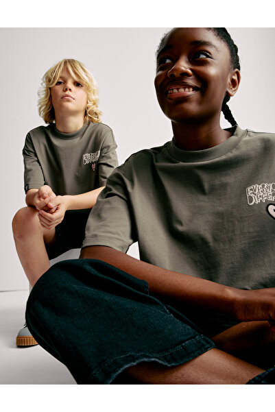 Marks & Spencer Saf Pamuklu 'Everyone Is Different' Tişört (2–16 Yaş)​