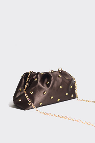 Selin Atelier Вечерна чанта с калъф от сатен в цвят „горчив кафе“ и златисти камъни