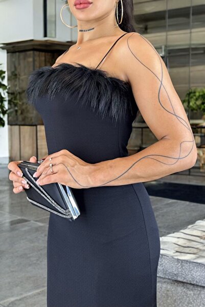 ALFUDO Moda Collection Siyah Peluş Tüy Detaylı Elbise Krep Kumaş Gece Elbise