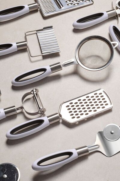 Perotti Ultimate White 20 Piece Kitchen Serving Set Kitchen Hand Tools by Kitchenmate Dowry Package