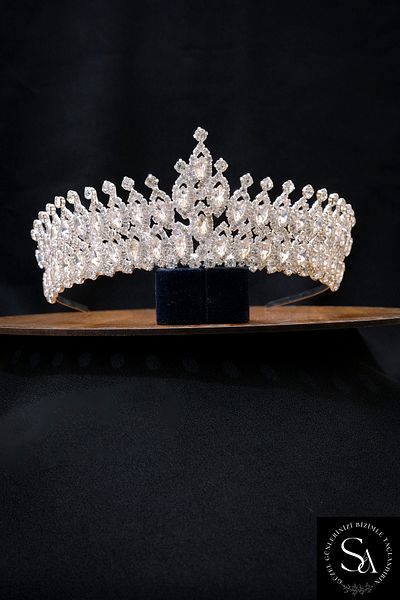 SimgeAksesuar Crystal Stone Fashionable and Elegant Bridal Tiara