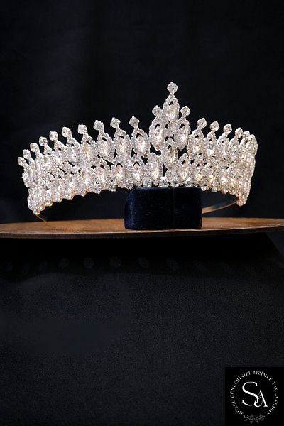 SimgeAksesuar Crystal Stone Fashionable and Elegant Bridal Tiara