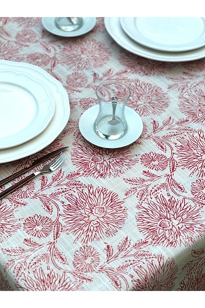 LUFA HOME Delicate Tablecloth