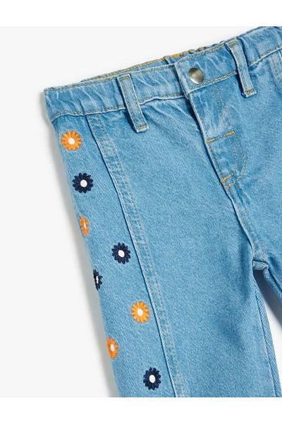 Koton Pantaloni din denim din bumbac cu broderie pentru fetiță 5smg40007ad Indigo deschis
