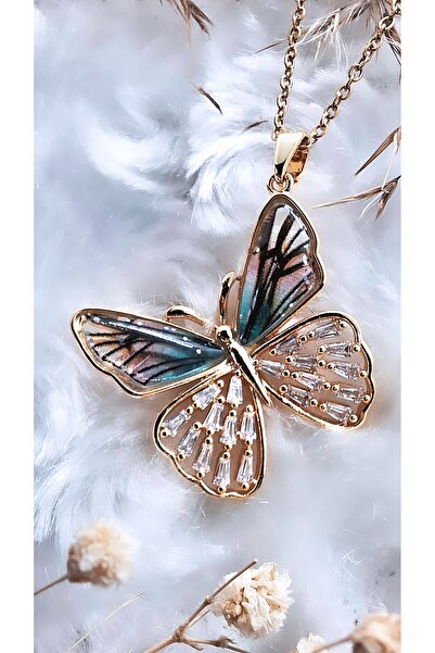 Serenity قلادة فولاذية ذات أجنحة ملونة شفافة مع شكل فراشة
