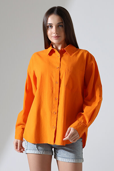 GÖMLEKÇİNİZ قميص نسائي كبير الحجم من قماش الكتان مزين بجيب وشارة للموسم الجديد