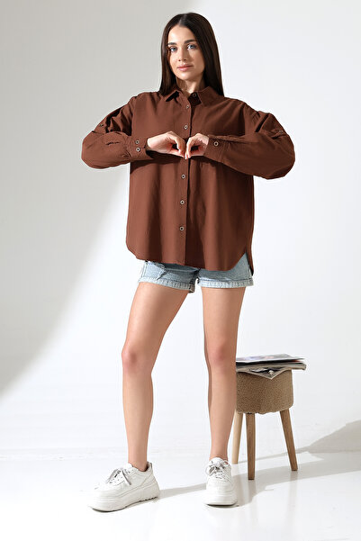 GÖMLEKÇİNİZ قميص نسائي ذو قصة كبيرة من قماش الكتان مع جيوب وشارات قميص نسائي