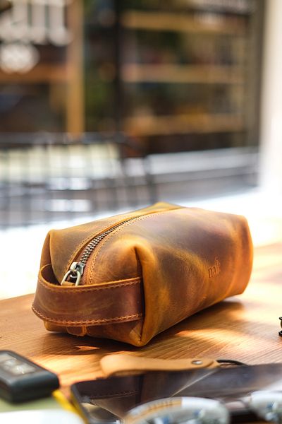 naft Voyager -Taba Small- Hakliki Leather Practical Handbag - Doppkit --Keychain Gift Set