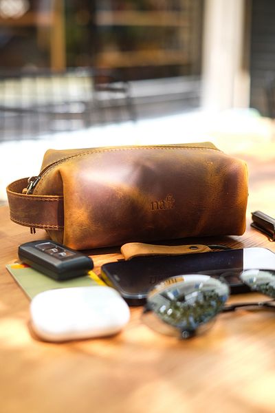 naft Voyager -Taba Small- Hakliki Leather Practical Handbag - Doppkit --Keychain Gift Set