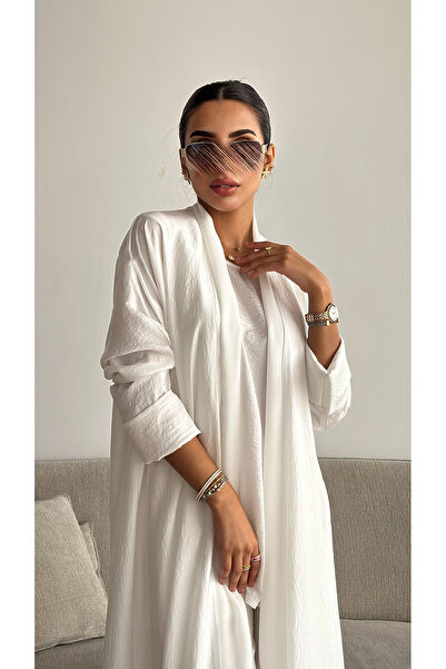 outline Summer white travel abaya with elegant inner suit