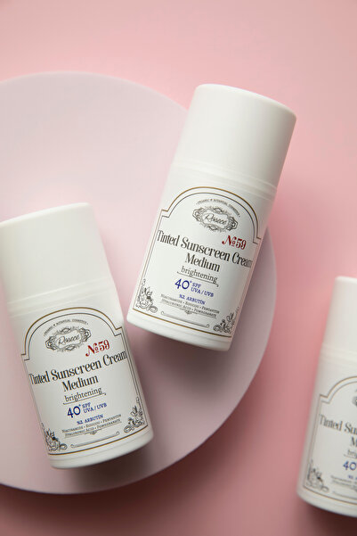 Rosece Renkli Güneş Kremi 40+SPF Medium | Arbutin | Aydınlatıcı Ve Ton Eşitle...
