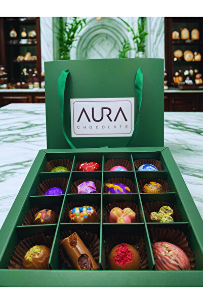 Aura Chocolate Çikolata Kutusu – 16’lı El Yapımı Belçika Bonbon & Kuru Yemişli