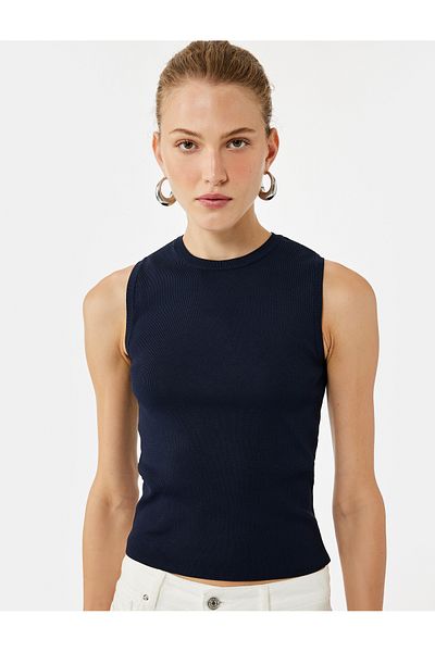 Koton Regular Fit Crew Neck Sleeveless Knitwear Blouse