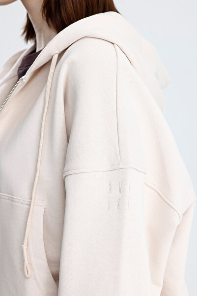 Sofist İstanbul Ekru Essentials Fit Kadın Zip Hoodie %100 Pamuk Kapüşonlu Düşük Omuzlu Fermuarlı Kanguru Cepli