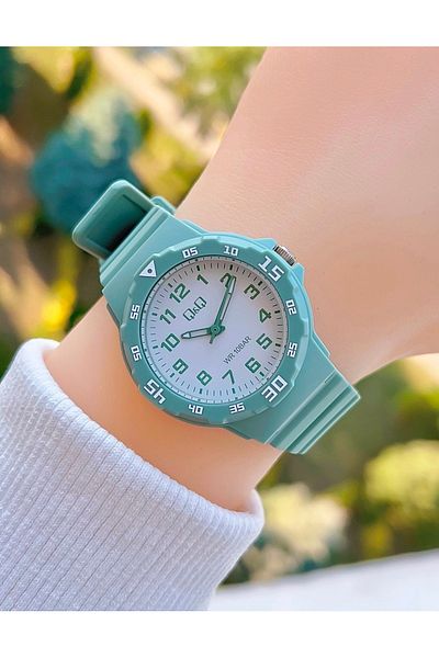 Q&Q 10 Atm Waterproof Silicone Strap Children's Wristwatch 2 Years Warranty