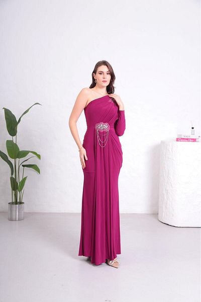 Robes Γυναικείο μονόμανικο φόρεμα με κορδόνι και κομψό βραδινό φόρεμα με λεπτομέρειες