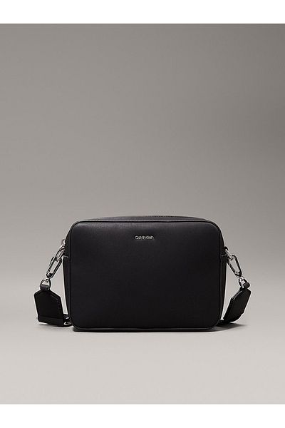 Calvin Klein Women's Ck Must Small Camera Bag - Black