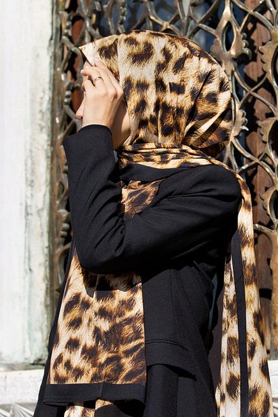Vissona Luxurious Medina Silk - Leopard Print Gold Black Color 75X195 Non-Icing Shawl Moss Crepe Sewing Type Italy
