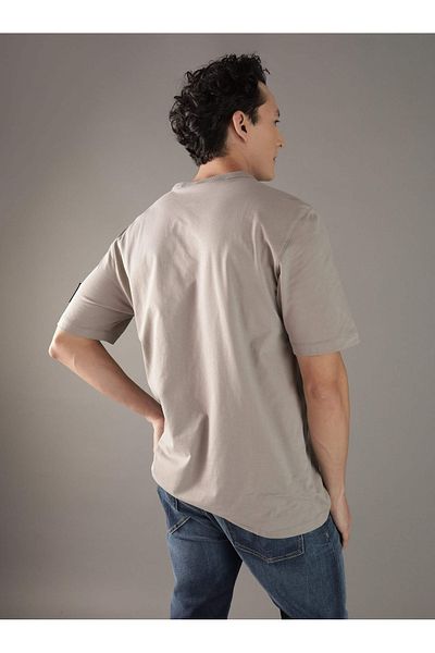 Calvin Klein Men's T-Shirt J30J323484-Peo