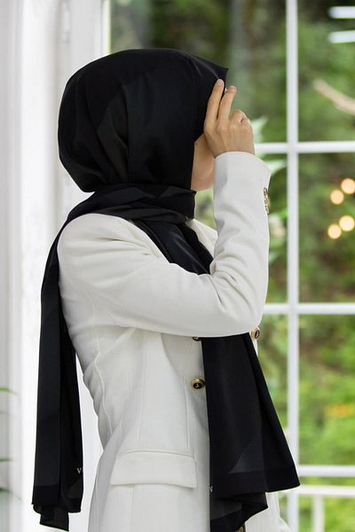 Vissona Luxury Medina Silk Tonsurton Patterned Black Colored 75X195 Wrinkle-Free Shawl Moss Crepe Stitching Type Italian D