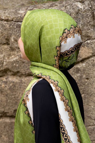 Vissona Women's Fresh Silk Shawl Pistachio Green Gold