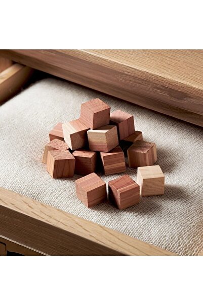 Genel Markalar Güve Kovucu Doğal Sedir Ahşap Blok 30'lu Küp Doğal Naftalin Alternatifi Sedirkup