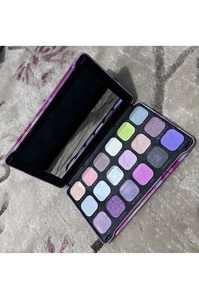 Revolution Forever Flawless Butterfly Palette - 1 Broken Found
