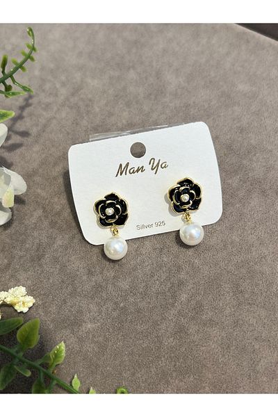 VİYA Gold Flower Motif Steel Earrings with Pearl Detail