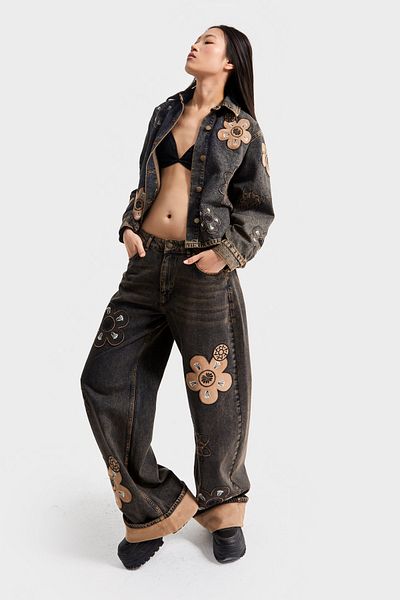 its basic Women's Dark Tint Color 4W5-87 Special Flower Embroidered Oversize Special Design Denim Jacket