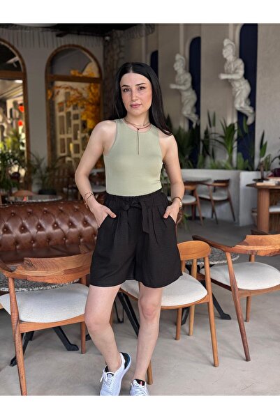 Bliss Dale شورت كتان بخصر مطاطي ومزين بحزام