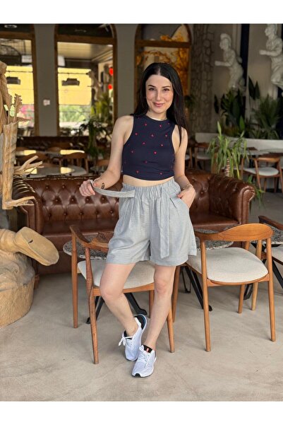 Bliss Dale شورت كتان بخصر مطاطي ومزين بحزام