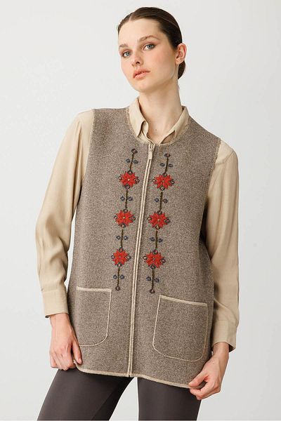 Desen Triko Women's O-Neck Front Embroidered Wool Vest K.Beige