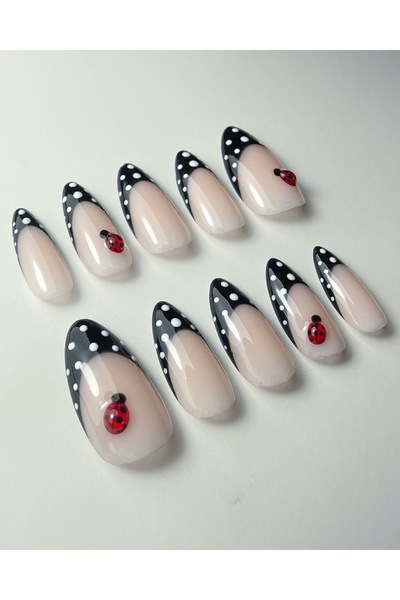 Violet nails Uğur böceği takma tırnak