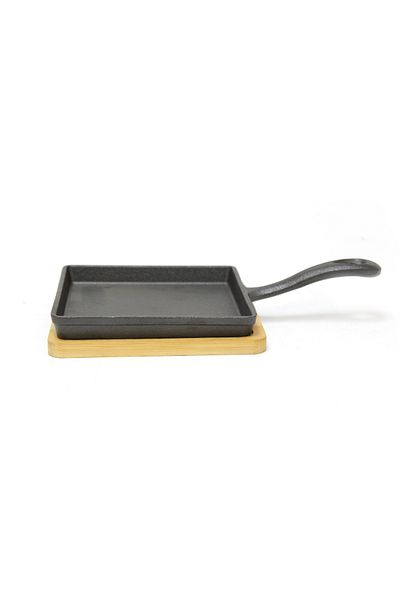 Blackstone Cast Iron Mini Square Skillet with Wooden Sizzler Plate, 13cm - Perfect for Sizzling and Grilling