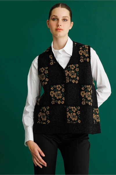 Desen Triko Women's Pıtırcık Floral Patchwork Felt Wool Vest Black_V.Camel