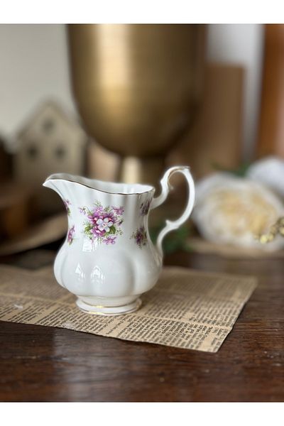 Royal Albert Antique Royal Albert Sweet Violets Series Purple Minimal Floral Porcelain Milk Jug Dragee Mini Vase
