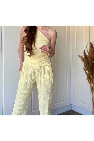 MODA DURAĞI One-Shoulder Seersucker Suit