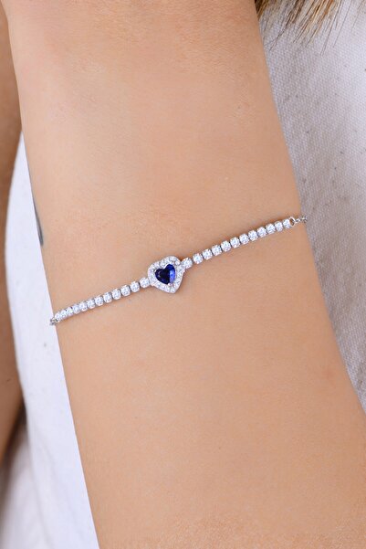 Söğütlü Silver Gümüş rodyumlu pırlanta modeli safir ve zirkon taşlı kalp deta...