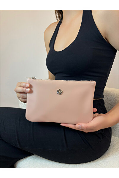 BK Bags & Accessories حقيبة مكياج كلاتش يدوية نسائية
