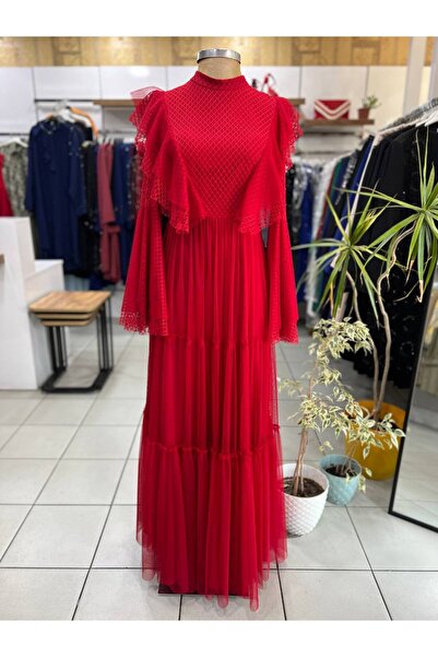 Hennin Volan Kollu Fırfır Detaylı Dar Kalıp Tül Elbise