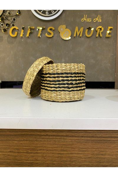 Vitale Clamshell Wicket Basket Medium Size 12.5 X 17 cm