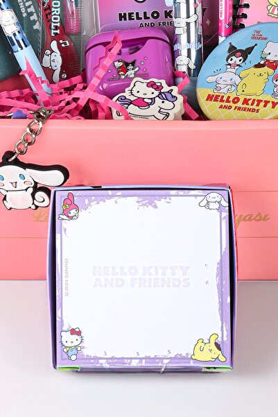 Hello Kitty DEKOMUS İLE LİSANSLI ÖZEL KUTULU HELLO KITTY AND BEST FRIENDS KUROMI,CINNAMOROL,MY MELODY 18 PARÇA K