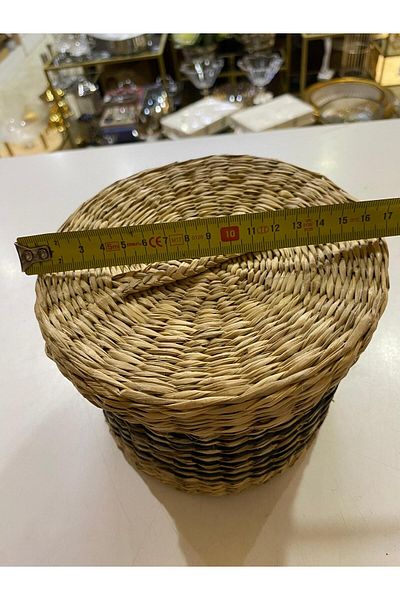 Vitale Clamshell Wicket Basket Medium Size 12.5 X 17 cm