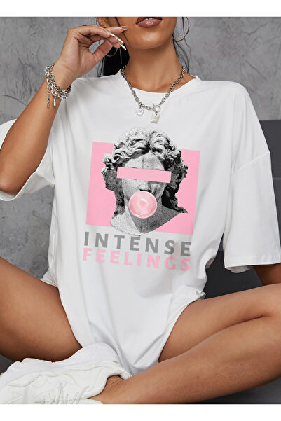 LAYORA Women's Oversize T-Shirt - Modern Sculpture and Pink Detail Print |   Stylish Design with Intense Feelings Written
