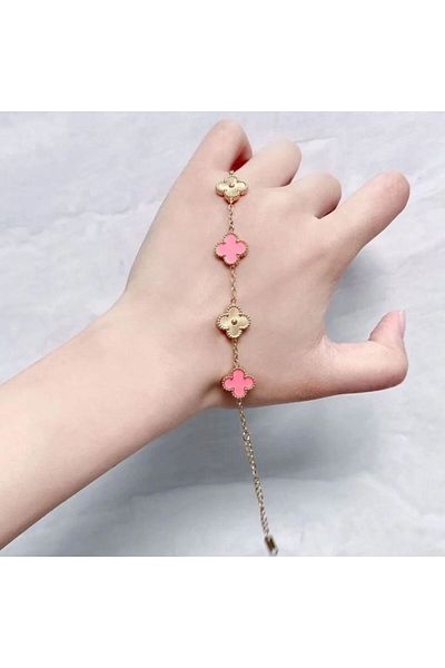 AKSESUARIM Women's Clover Figured Enameled Steel Bracelet