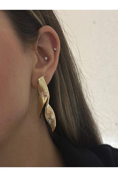 MyladyAccessoriess Dangle View Leaf Premium Earrings