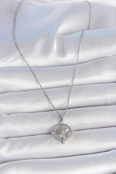 ForWhat قلادة بوصلة من الفضة بسلسلة من الفولاذ والزركون للمرأة الأنيقة