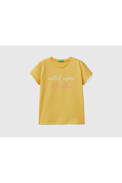 United Colors of Benetton تي شيرت أطفالي من القطن العضوي بشعار لامع